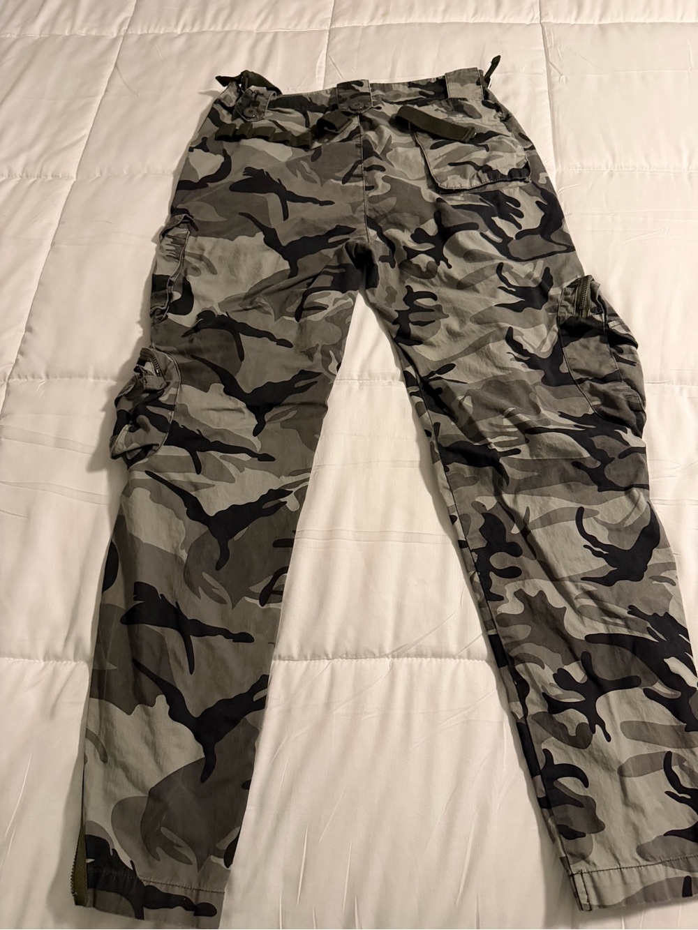 Free Knight Men’s Gray Camo Cargo Pants With Multiple Pockets
